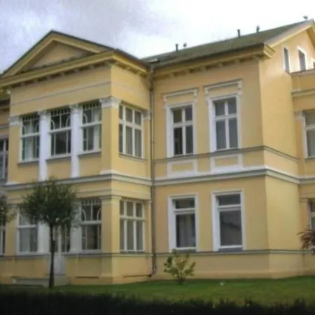 Strandnahe In Gruenderzeitvilla * Heringsdorf (Usedom)