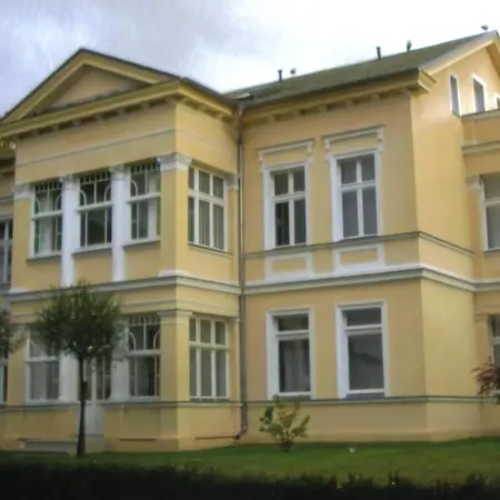 Strandnahe In Gruenderzeitvilla * Heringsdorf (Usedom)